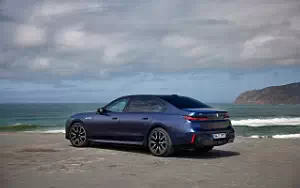   BMW i7 M70 xDrive (Frozen Tanzanite Blue) - 2023