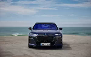   BMW i7 M70 xDrive (Frozen Tanzanite Blue) - 2023