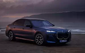   BMW i7 M70 xDrive (Frozen Tanzanite Blue) - 2023