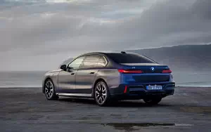   BMW i7 M70 xDrive (Frozen Tanzanite Blue) - 2023