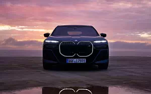   BMW i7 M70 xDrive (Frozen Tanzanite Blue) - 2023