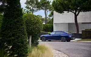   BMW i7 M70 xDrive (Frozen Tanzanite Blue) - 2023