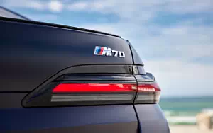  BMW i7 M70 xDrive (Frozen Tanzanite Blue) - 2023