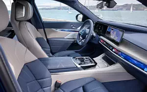   BMW i7 M70 xDrive (Frozen Tanzanite Blue) - 2023