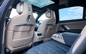   BMW i7 M70 xDrive (Frozen Tanzanite Blue) - 2023