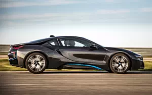   BMW i8 - 2013