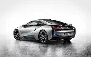   BMW i8 - 2013