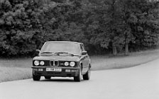   BMW M5 E28