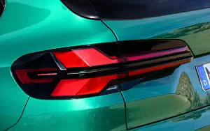   BMW X5 M Competition (Isle of Man Green Metallic) - 2023