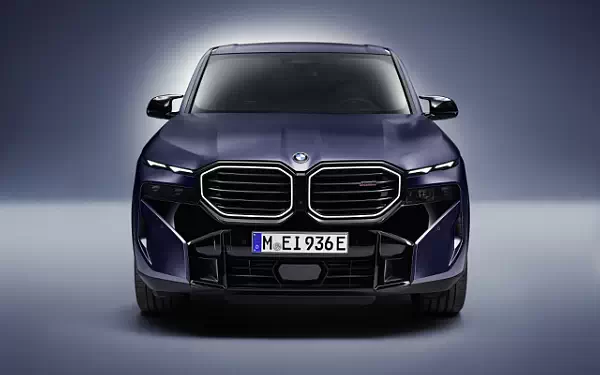 ���� ���������� BMW XM Label - 2025