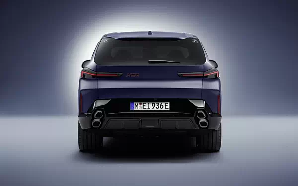 ���� ���������� BMW XM Label - 2025