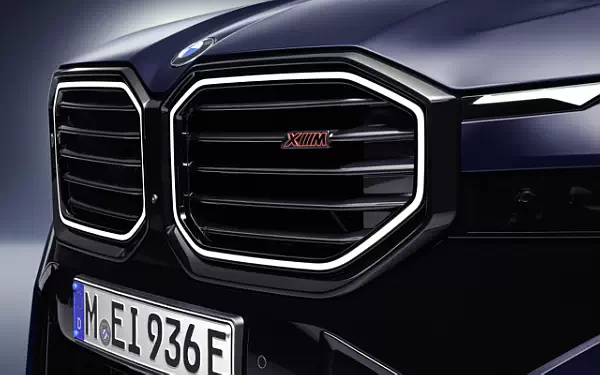 ���� ���������� BMW XM Label - 2025