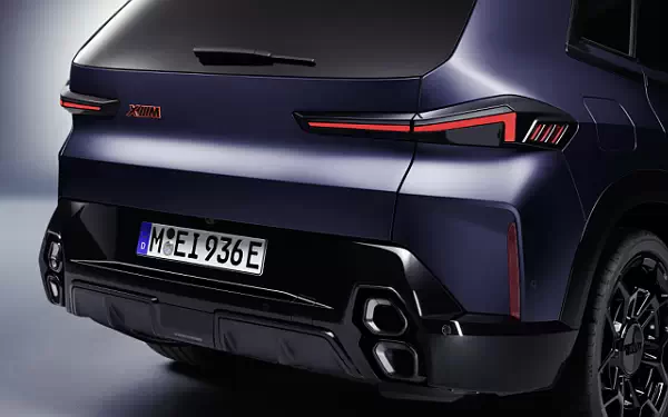 ���� ���������� BMW XM Label - 2025