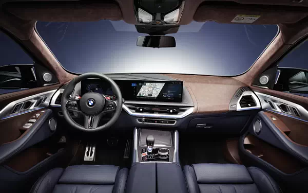 ���� ���������� BMW XM Label - 2025