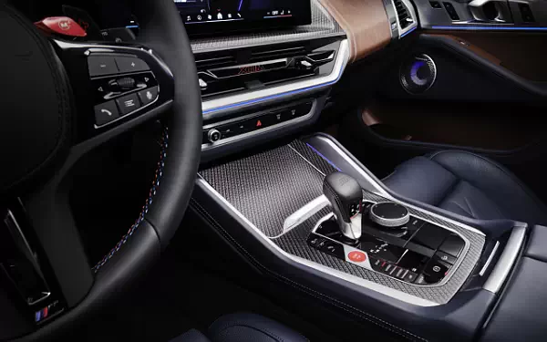 ���� ���������� BMW XM Label - 2025