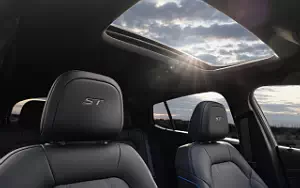   Buick Envista ST (Sunrise Red Metallic) - 2023