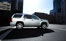   Cadillac Escalade Hybrid - 2011