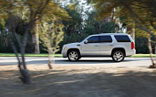   Cadillac Escalade Hybrid - 2011