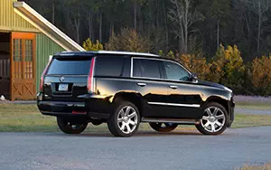   Cadillac Escalade - 2014