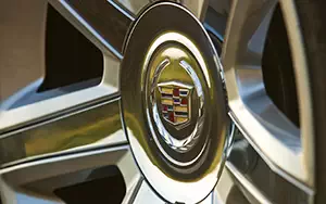  Cadillac Escalade - 2014