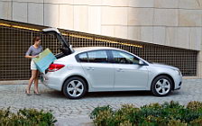   Chevrolet Cruze Hatchback - 2011