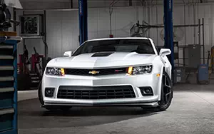   Chevrolet Camaro Z28 - 2013
