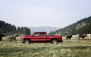   Chevrolet Silverado LTZ Crew Cab - 2013