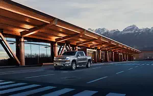   Chevrolet Silverado LTZ Z71 Crew Cab - 2018