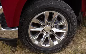   Chevrolet Silverado LTZ Z71 Crew Cab - 2018