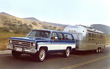   Chevrolet Suburban - 1976