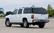   Chevrolet Suburban - 2002