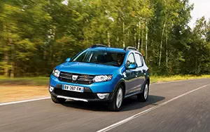   Dacia Sandero Stepway - 2012