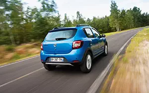   Dacia Sandero Stepway - 2012