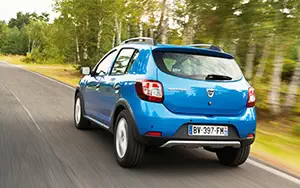   Dacia Sandero Stepway - 2012