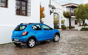   Dacia Sandero Stepway - 2012