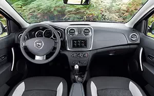   Dacia Sandero Stepway - 2012