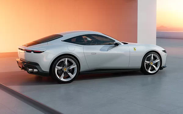 ���� ���������� Ferrari Amalfi (Bianco Artico) - 2025