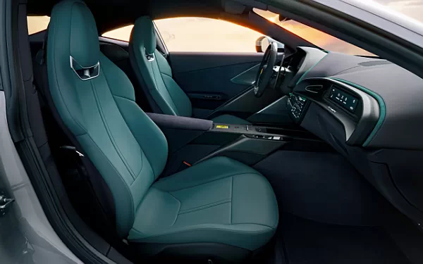 ���� ���������� Ferrari Amalfi (Bianco Artico) - 2025