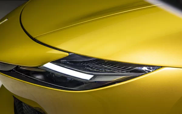 ���� ���������� Ferrari Amalfi (Giallo Montecarlo) - 2025