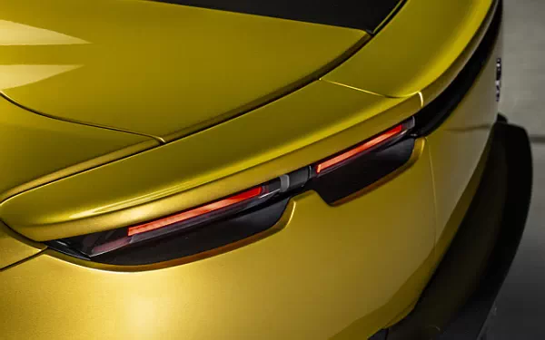 ���� ���������� Ferrari Amalfi (Giallo Montecarlo) - 2025