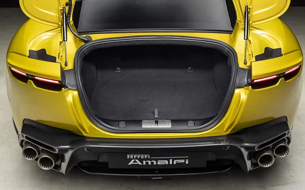 ���� ���������� Ferrari Amalfi (Giallo Montecarlo) - 2025