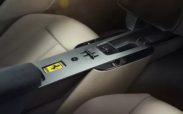 ���� ���������� Ferrari Amalfi (Verde Costiera) - 2025