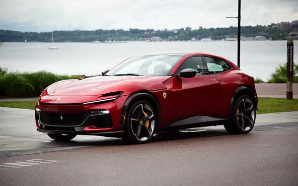 ���� ���������� Ferrari Purosangue US-spec - 2023