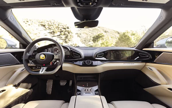 ���� ���������� Ferrari Purosangue US-spec - 2023