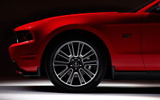  Ford Mustang - 2010