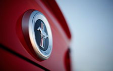   Ford Mustang - 2010
