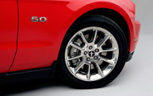   Ford Mustang GT - 2011