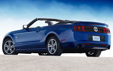   Ford Mustang V6 Convertible - 2013