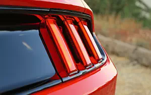   Ford Mustang EcoBoost - 2015