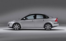   Ford Focus Sedan - 2004